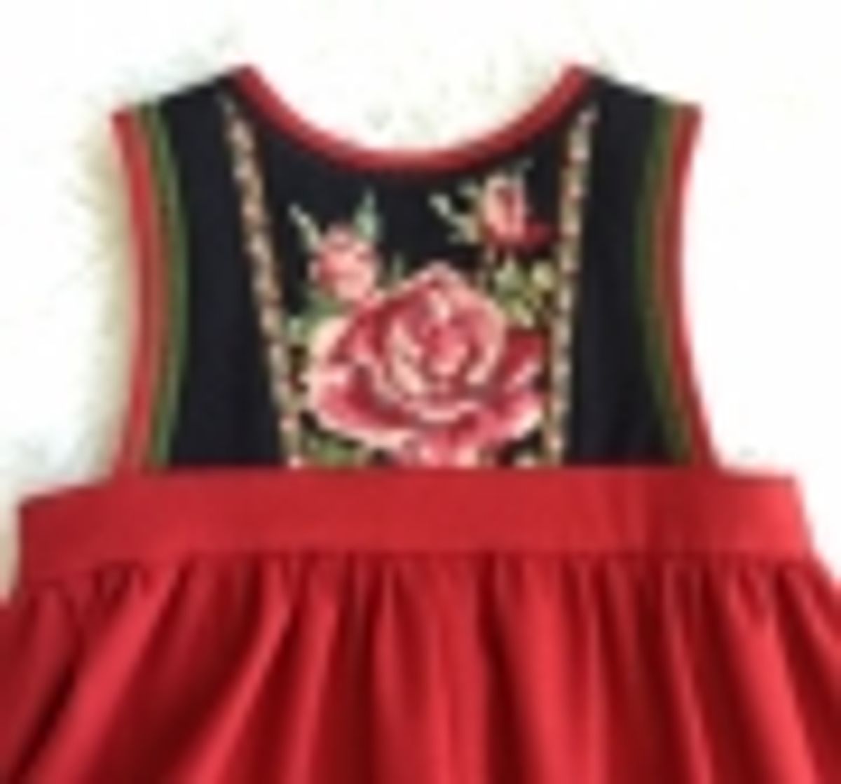 Festdrakt Astrid - str. 2-4-6-8-10-12 år