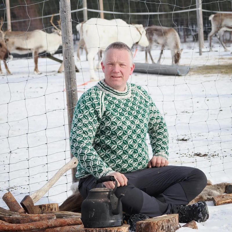 Sápmi strikk - en reise i garn og farger - Siv Romsdal