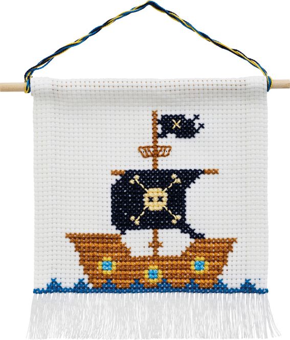 Hovedbilde Barnebroderi bilde på pinne Piratskipet